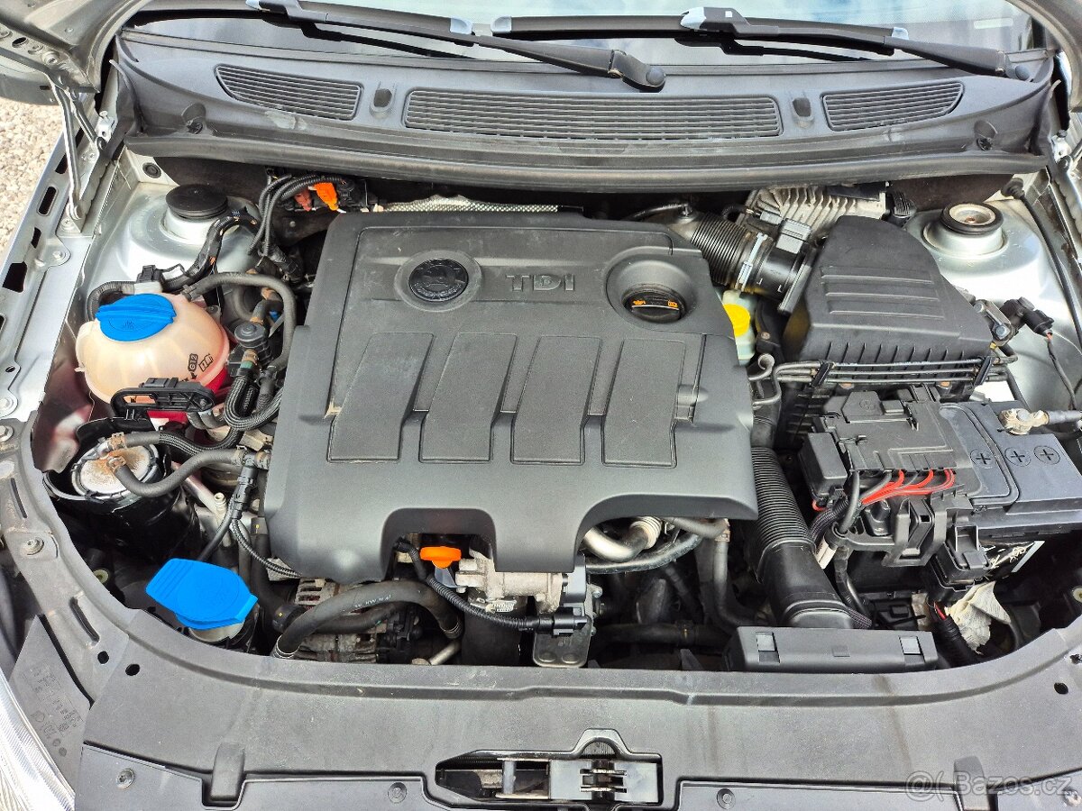 Škoda Fabia II,1.6TDi,77KW,ELEG.KLIMA,VÝHŘEV,KAMERA,ČR,2011 - 18