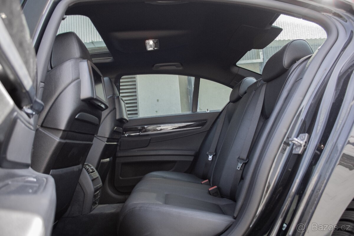 BMW Rad 7 730d 155kW AT M paket / PREVERENÉ KM / - 18