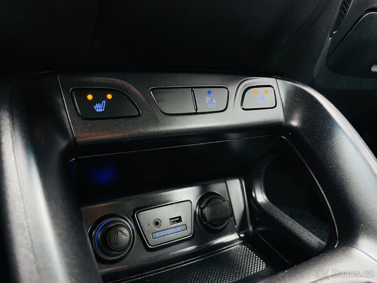 Hyundai ix35 2.0CRDi 4x4 FACELIFT VYHŘEV SERVISKA TAŽNÉ - 18