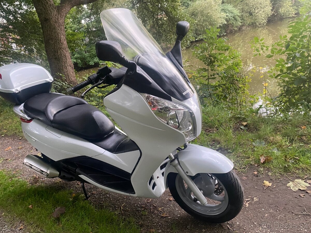 Honda S Wing 125 - 18