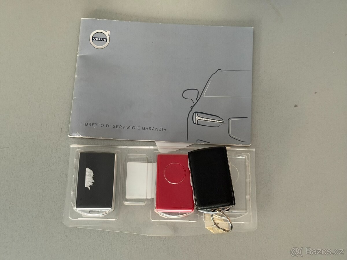 Volvo XC40 D3 R-Design AWD A/T - 18