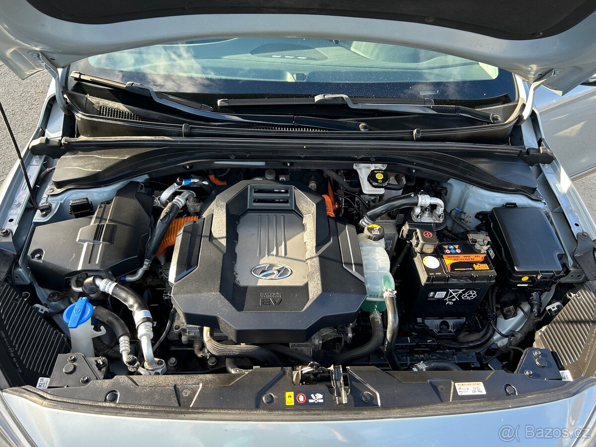 HYUNDAI IONIQ GARANTUJEME KM SOH 100 % - 18
