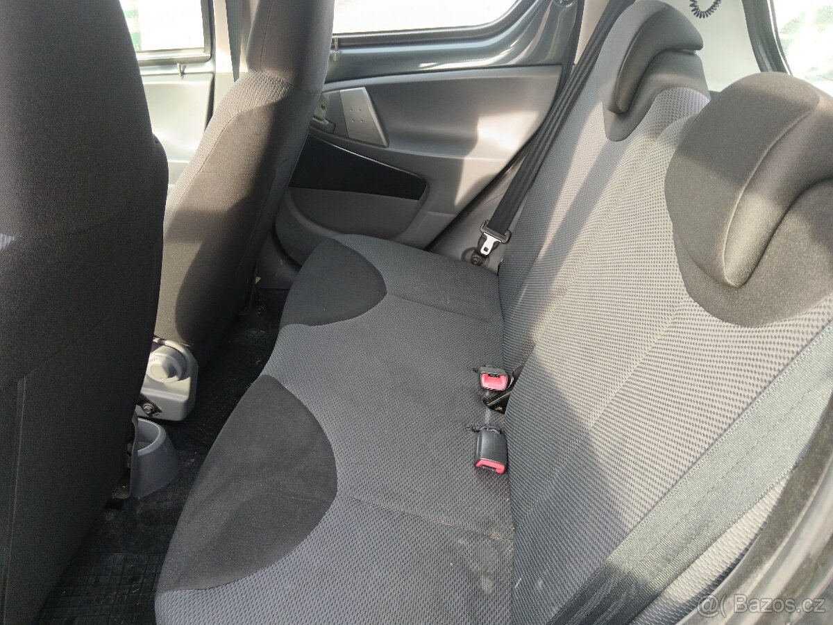 toyota aygo - 18
