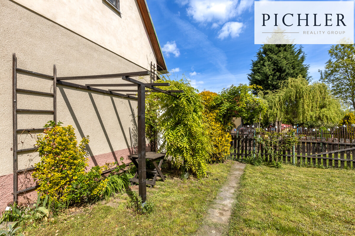 Prodej zahrady 368 m2 s patrovou zděnou chatou, Malé Březno - 18