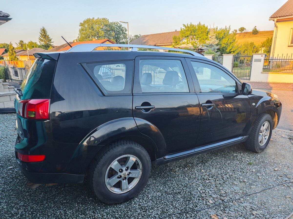 Peugeot 4007 4x4 2,2 HDI 115kw rok 2008 - 18