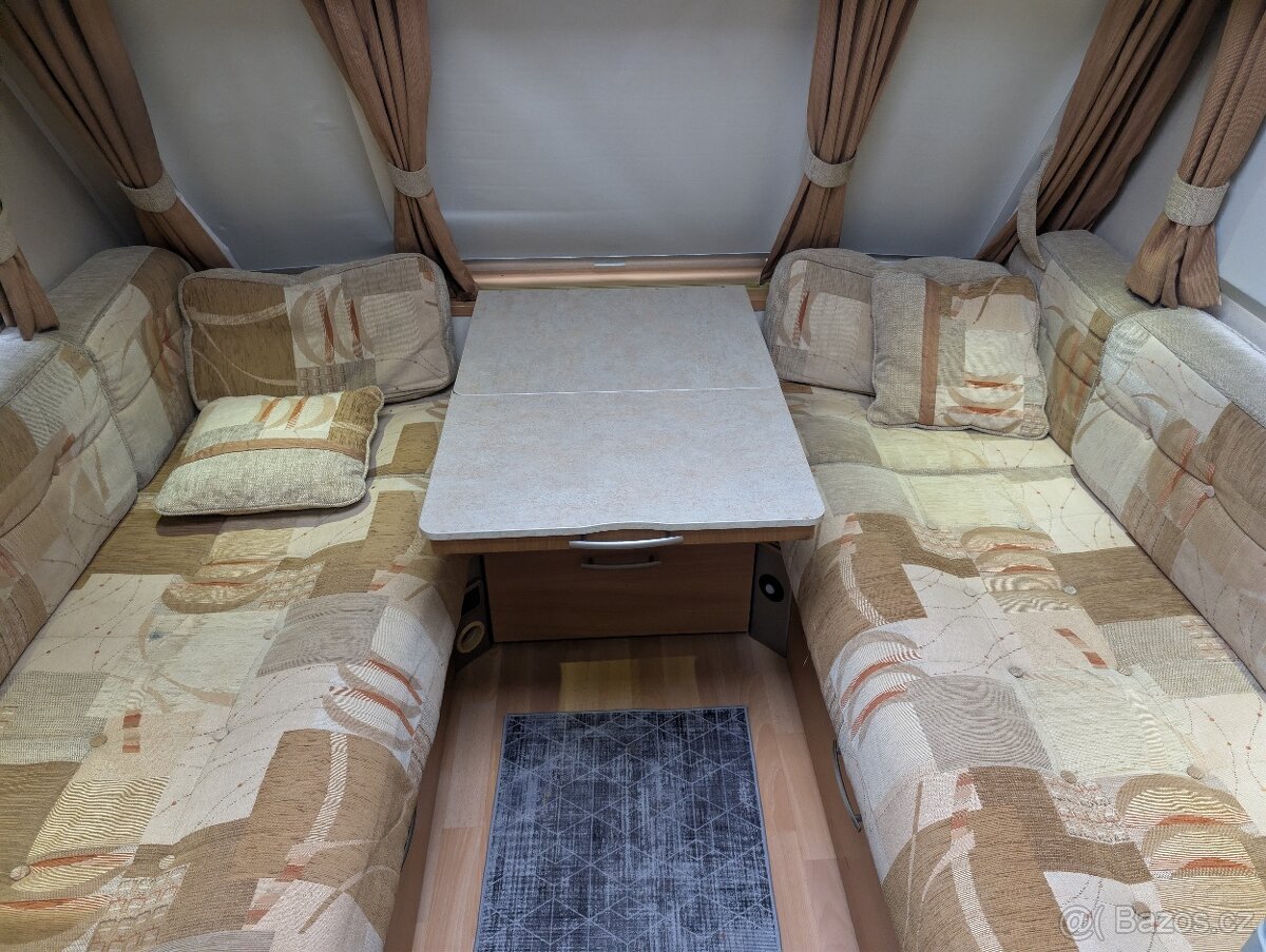 SWIFT CHARISMA 550, VELKÁ KOUPELNA A POSTEL - 18