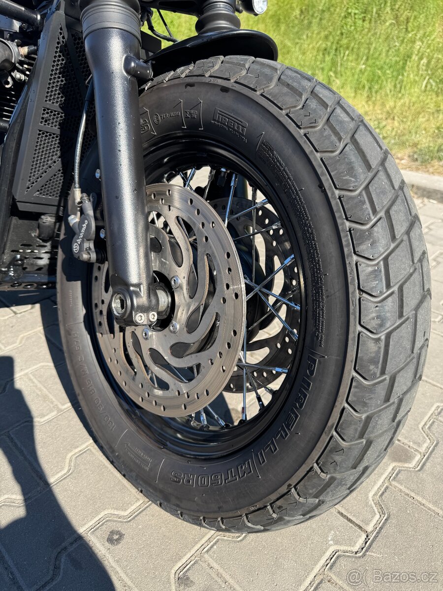 Triumph Bobber Black 1200 2020 - 18