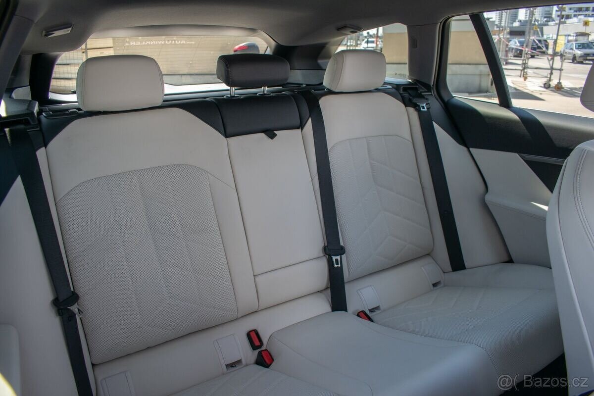 BMW Rad 5 Touring 540d xDrive 210kw v ZÁRUKE - 18