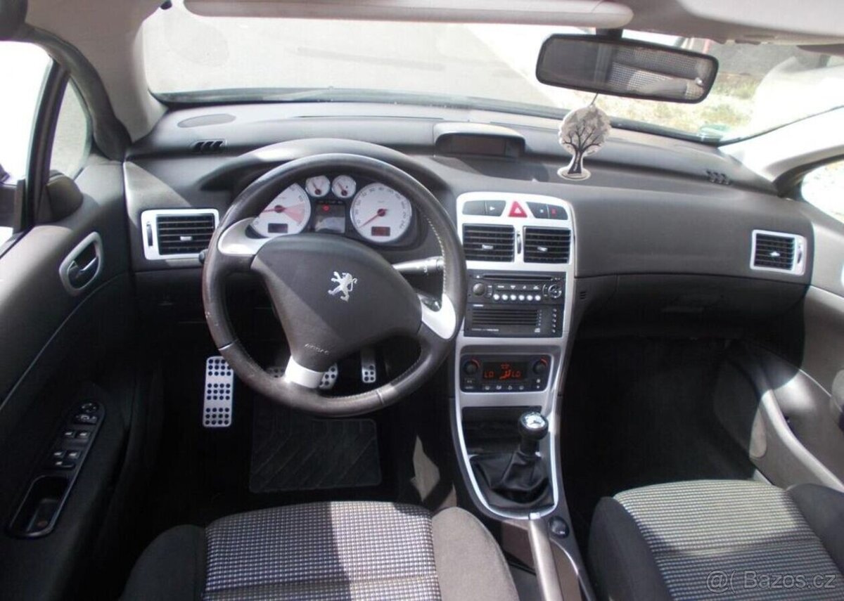 Peugeot 307 1,6 CC 80KW ,nová STK benzín manuál 80 kw - 18
