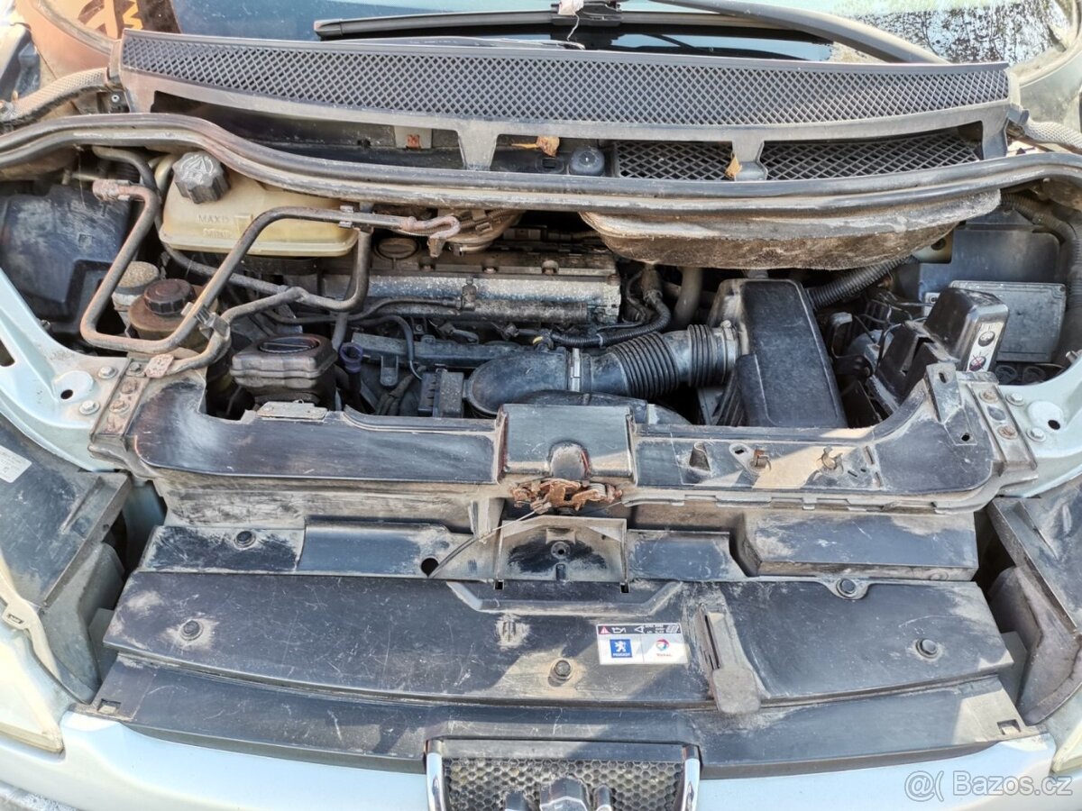 Peugeot 807 2.0i 100kw 5 míst - 18