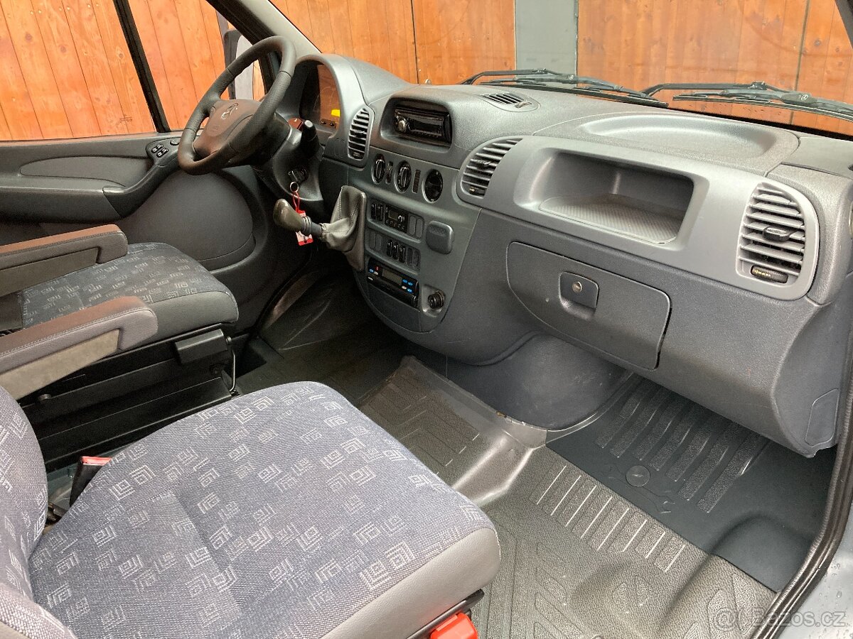 MERCEDES SPRINTER 4X4 2,2TD DOBLECAB. + nástavba - 18