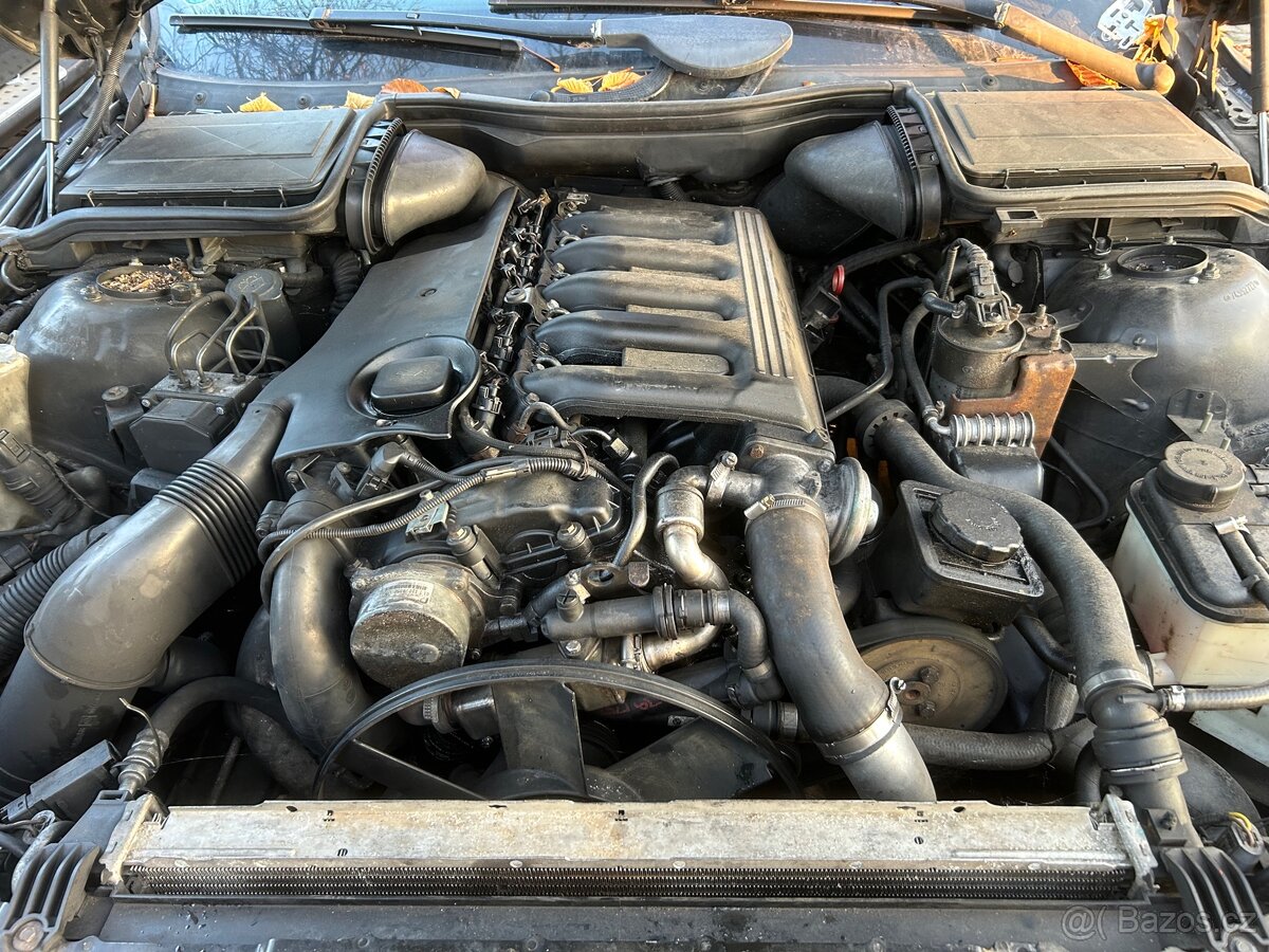 Bmw e39 525d cosmosschwarz po dilech - 18