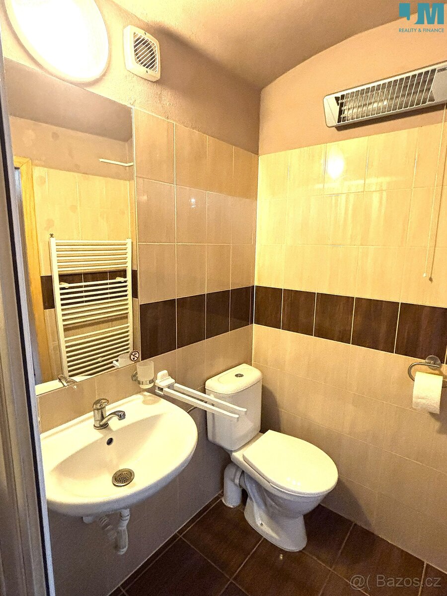 Prodej rodinného domu 250 m², Hevlín, ev.č. 01915 - 18