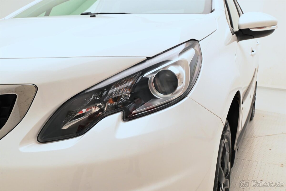 Peugeot 2008 1,2 PureTech 60 kW - 18