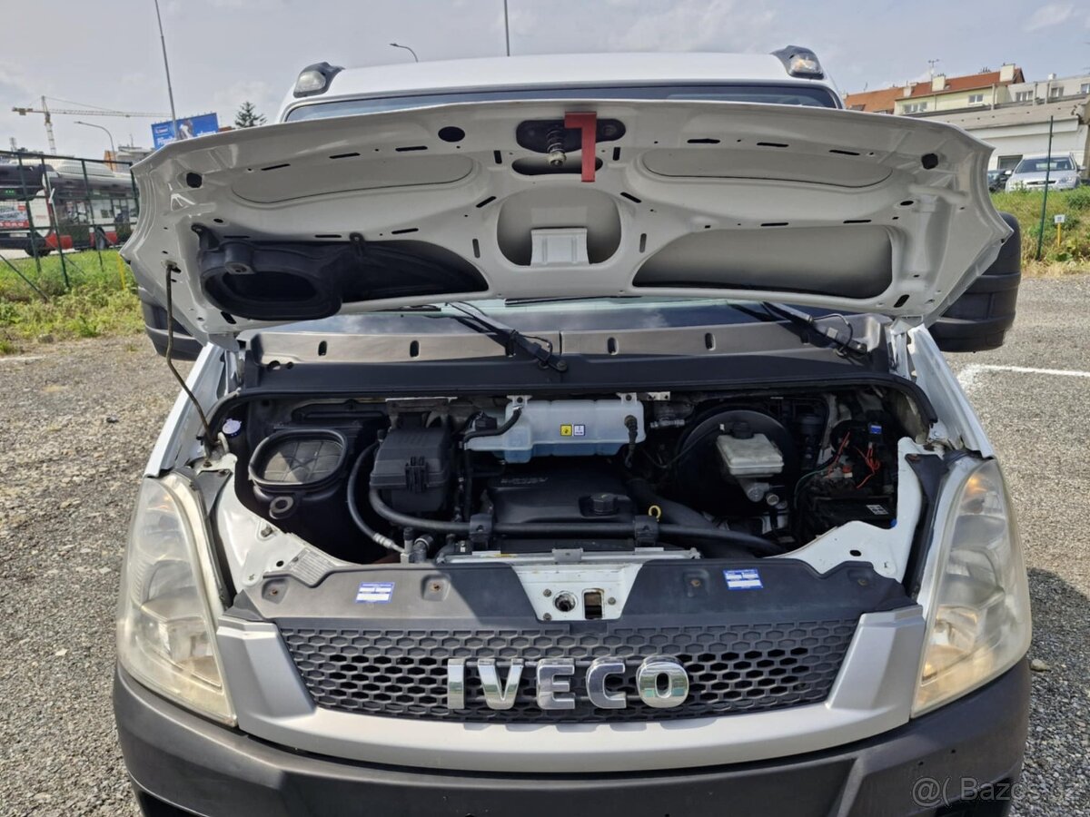 Kontejnerové Iveco daily 3,5 t - řidičský průkaz B - 18