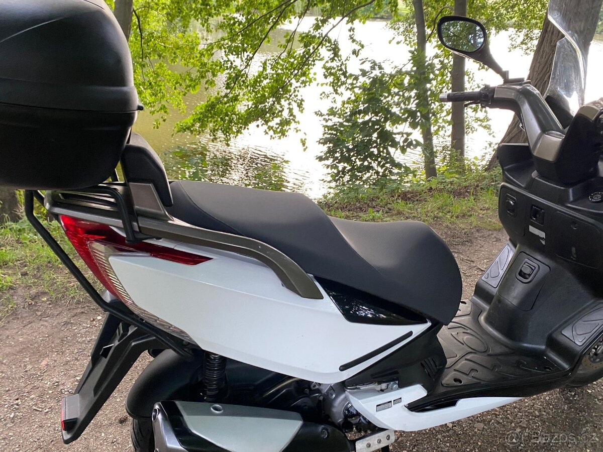 Kymco Grand Dink 300i - 18