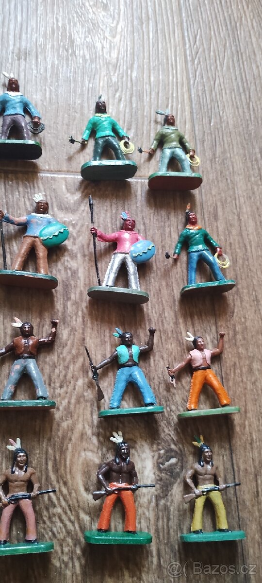 Indiáni figurky - 34 kusů - 18