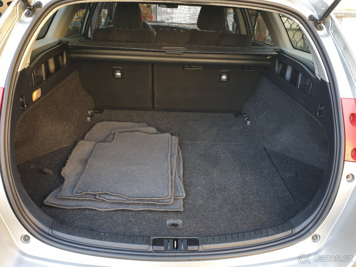 TOYOTA AURIS kombi 1,6i 97KW KAMERA 8xKOLA - 18