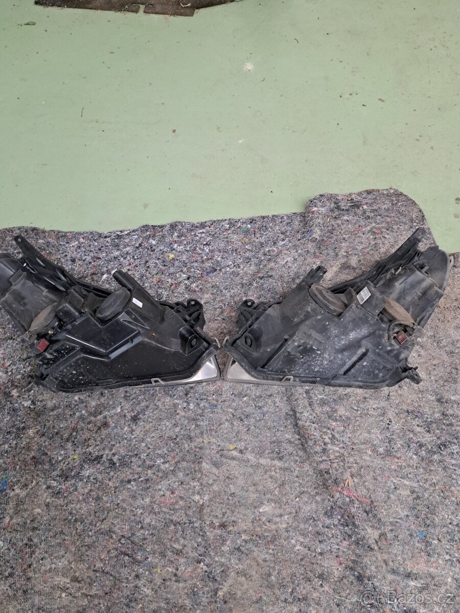 Opel Astra H Caravan šedá 177/GAL díly karoserie - 18