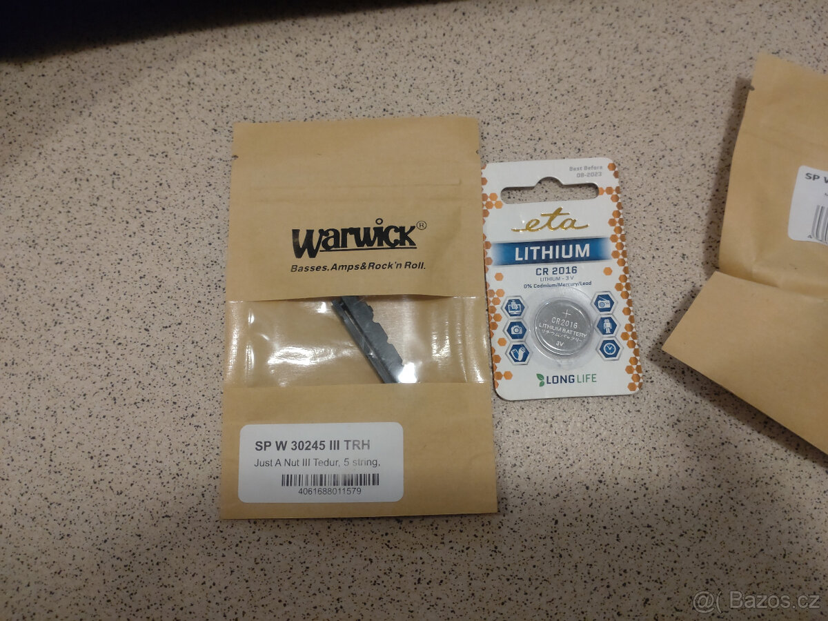 Baskytara Warwick Vampyre s příslušenstvím - 18