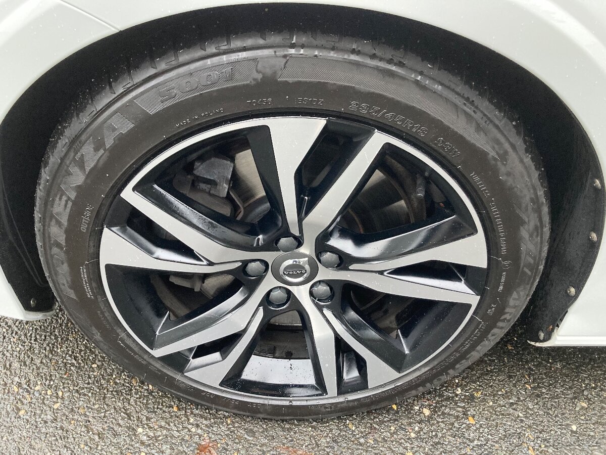 Volvo S60 2.0i T5 184kW AWD R-Design DPH 1maj - 18