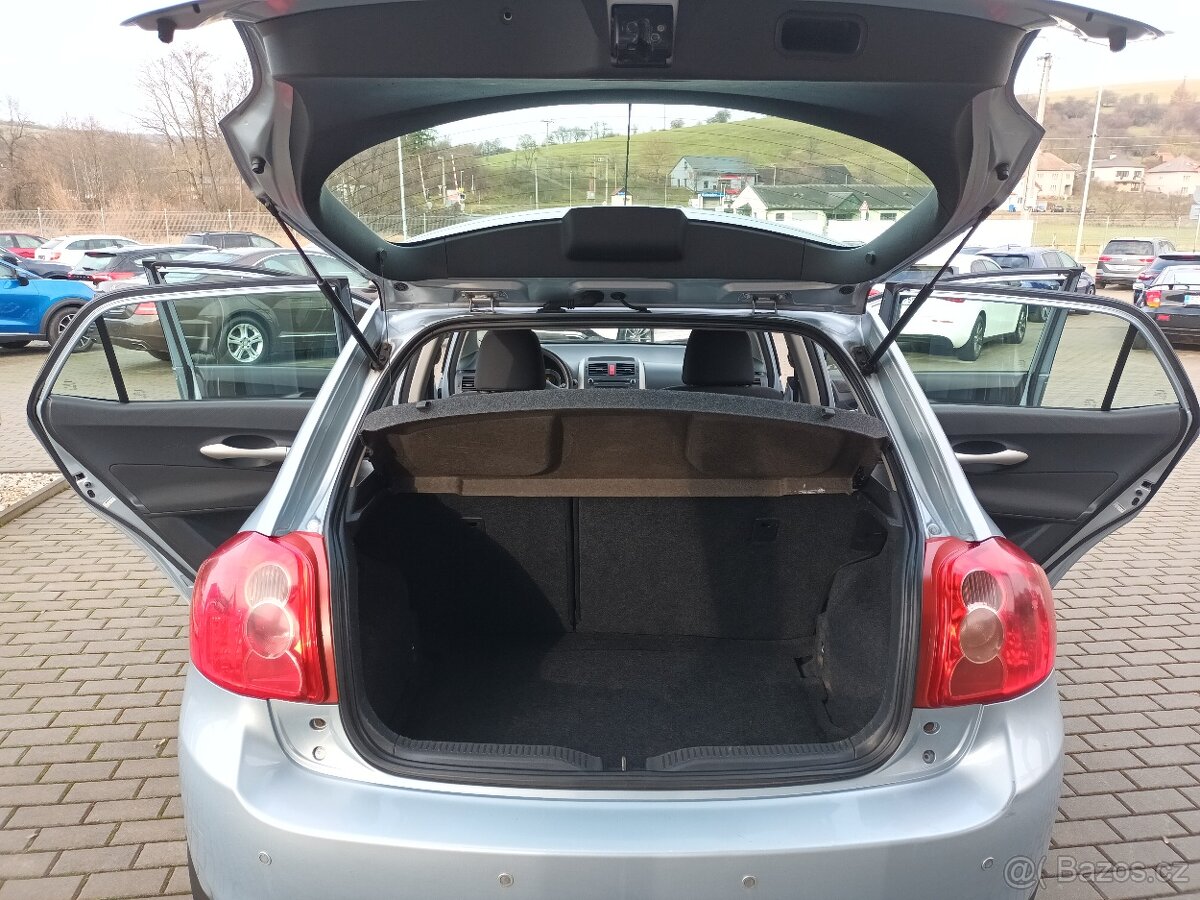 Toyota Auris 1,4 ČR,2MAJ,TAŽNÉ,SERVIS - 18