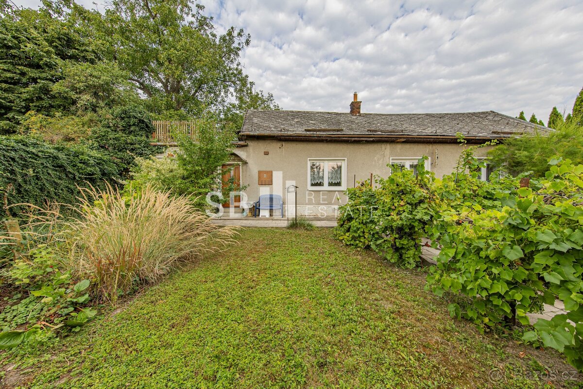 Prodej rodinného domu 3+1, 1.185 m², ul. Vejmoly, Loštice, o - 18