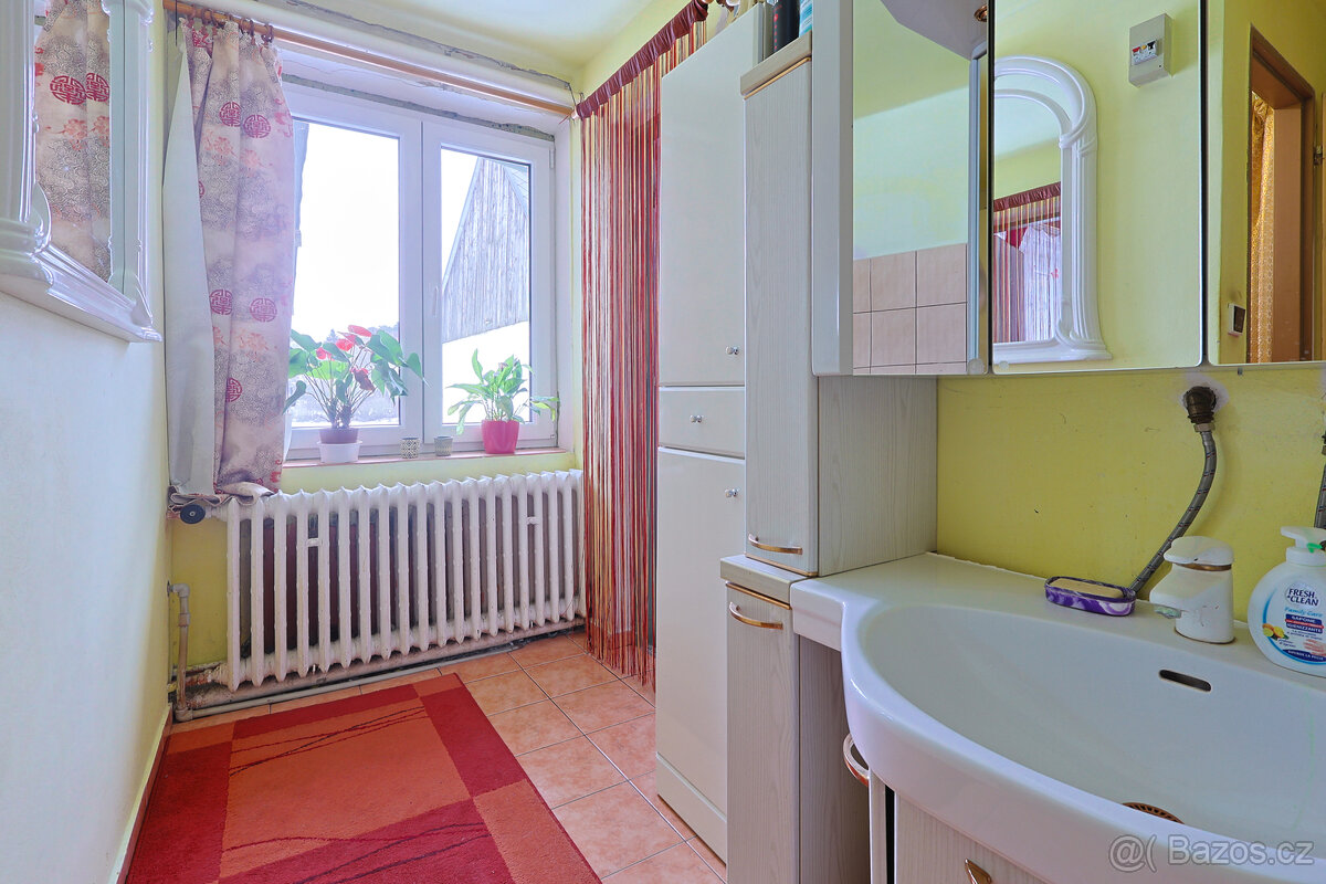 Rozmanitá usedlost s rozsáhlými pozemky 64 544 m² — Rochov u - 18