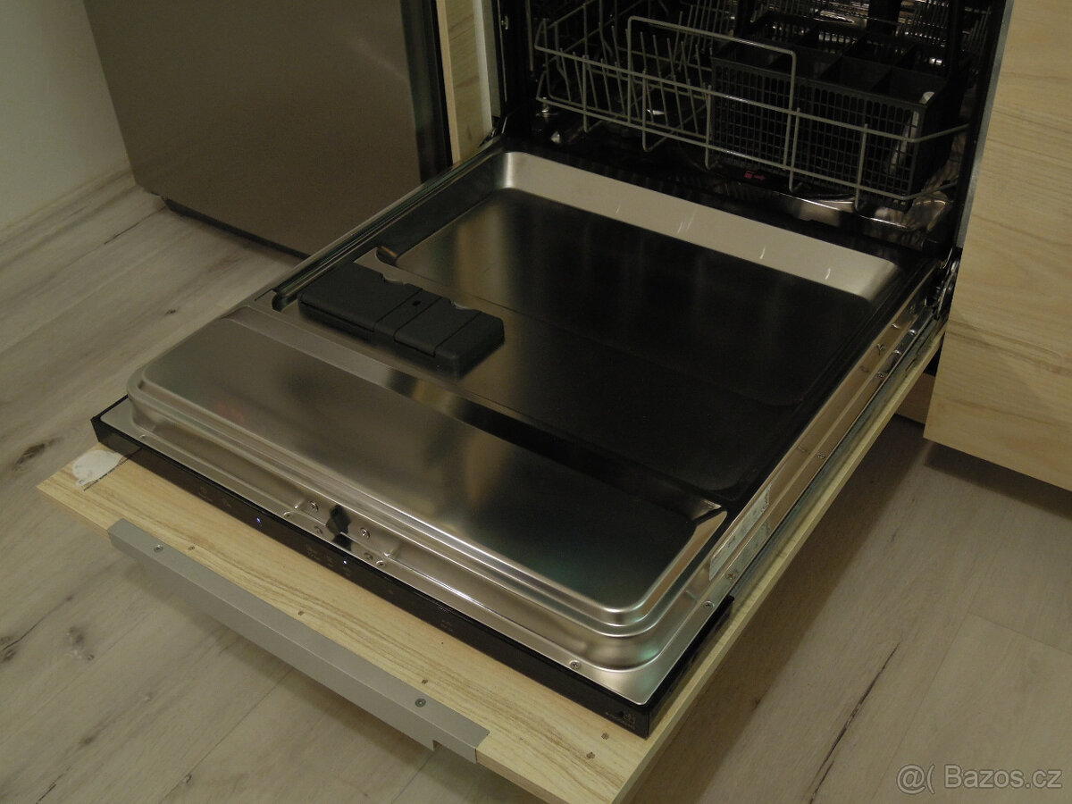 IKEA LAGAN vestavěná dotyková myčka 60 cm automatické dvířka - 18
