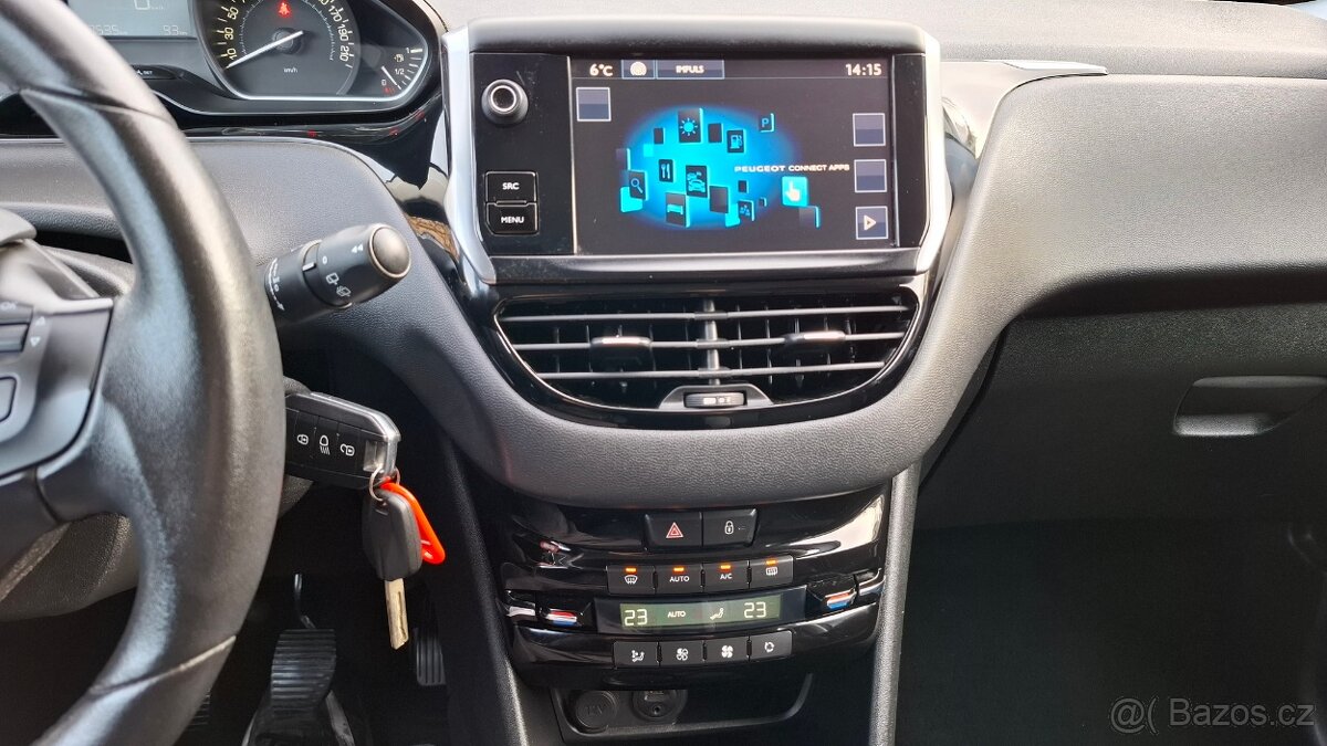 Peugeot 208 1,0 VTI - 50kw. KRÁSNÝ STAV - NAJETO: 70 tis km - 18