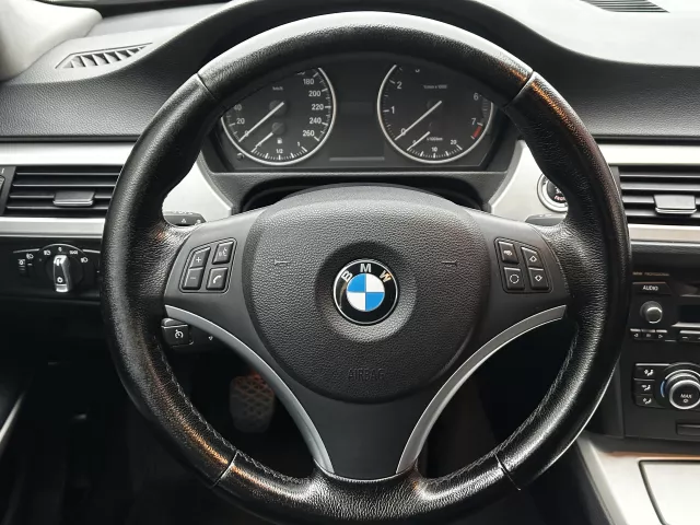 BMW Řada 3 E91 320i 125kW Combi Facelift Tempomat Serviska - 18