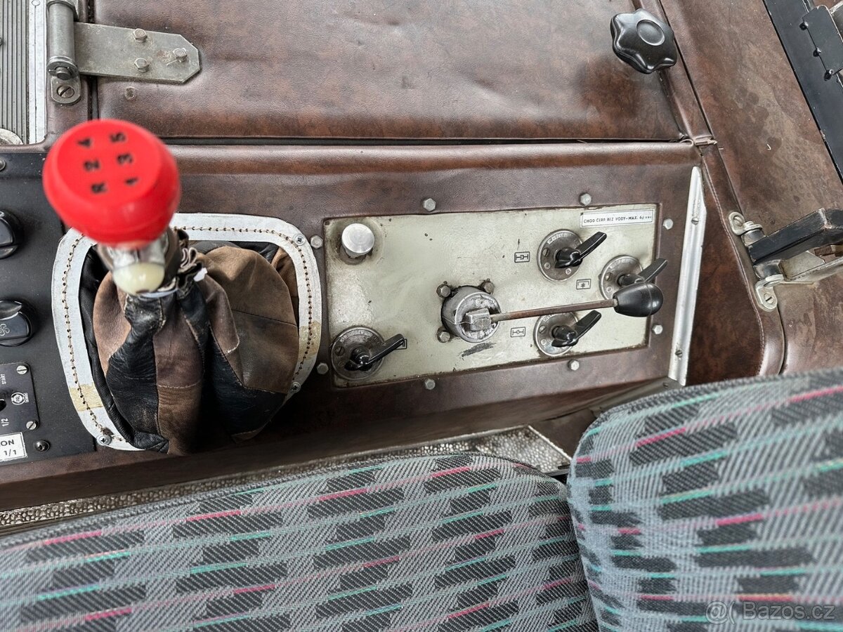 KAROSA hasičské vozidlo 1990 VIN 017 - 18