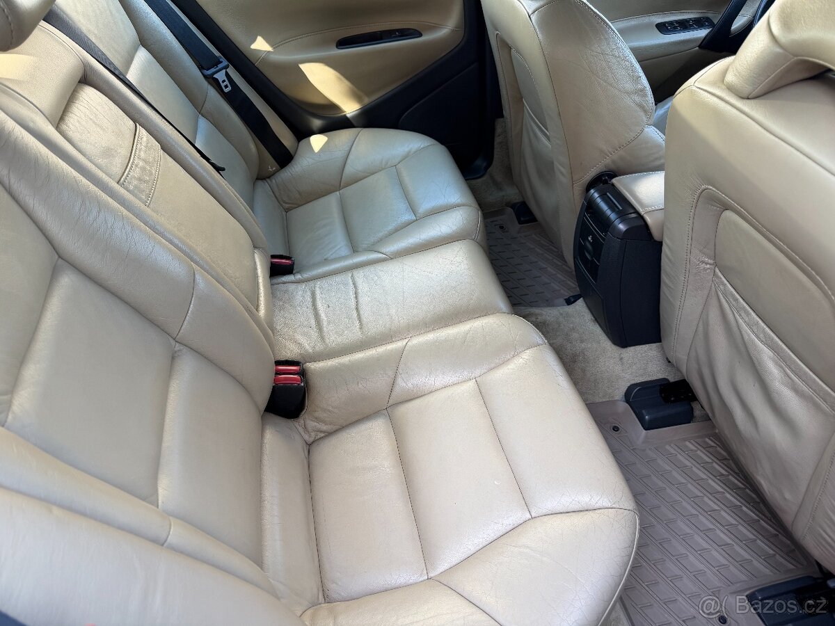 Volvo S60 R AWD - 18