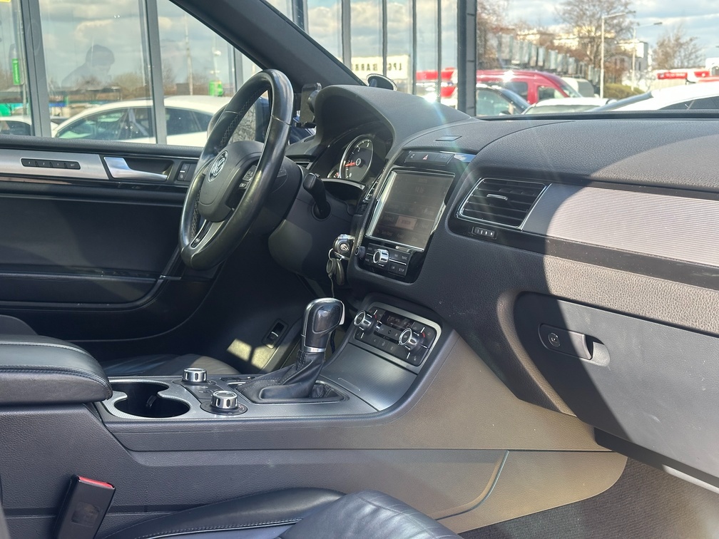 Volkswagen Touareg 2012 - 18