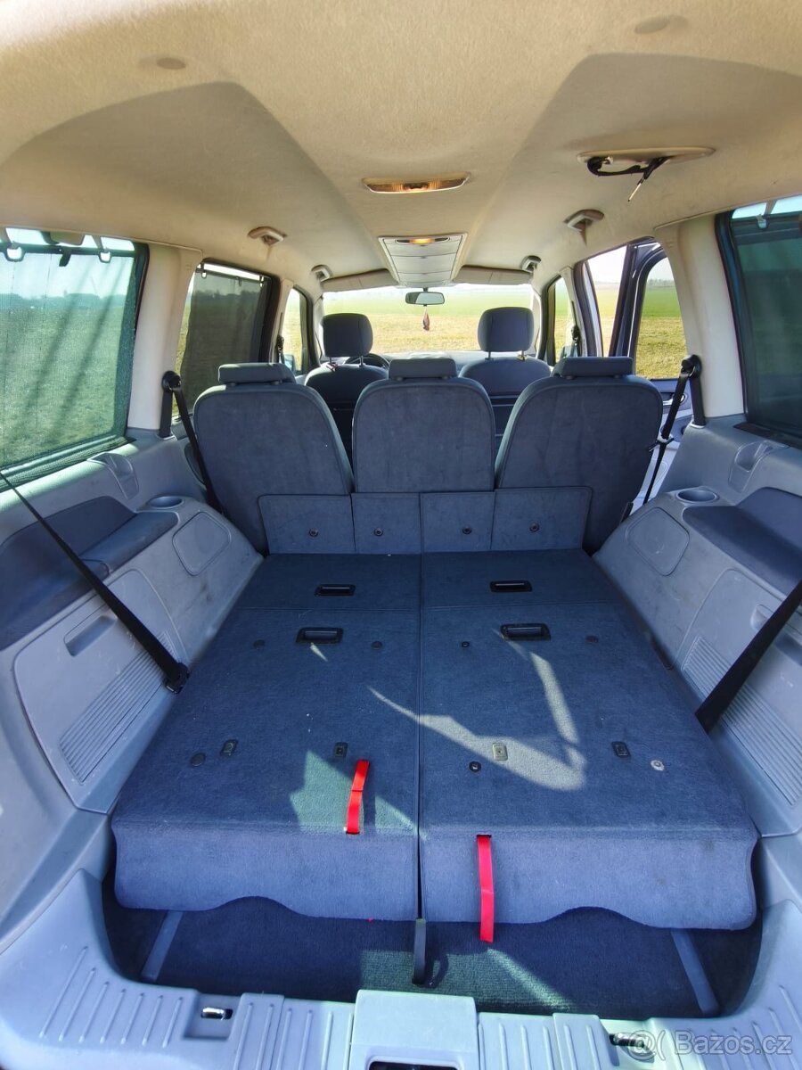 Ford Galaxy 2,0i - 18