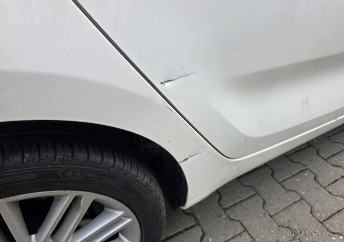 Kia Carens 1.7 - 1. MAJ - 7 MÍST - 18