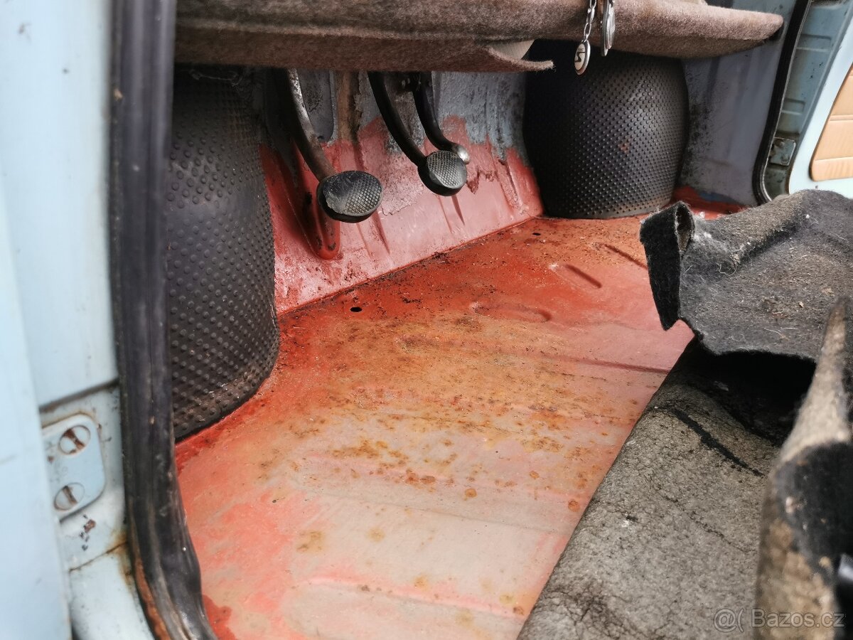 Trabant 601 combi - 18