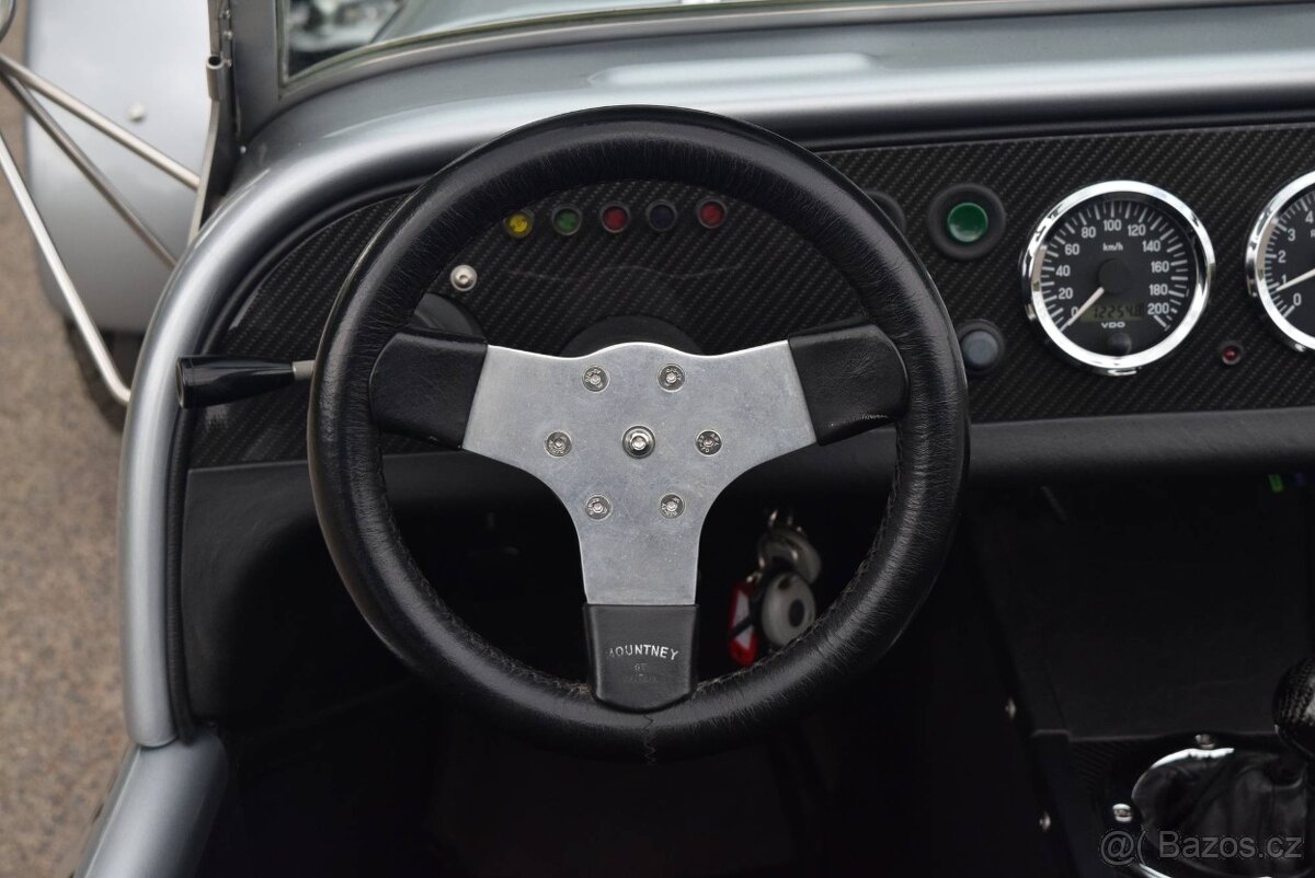 VM 77 (Caterham) 2000 - 18