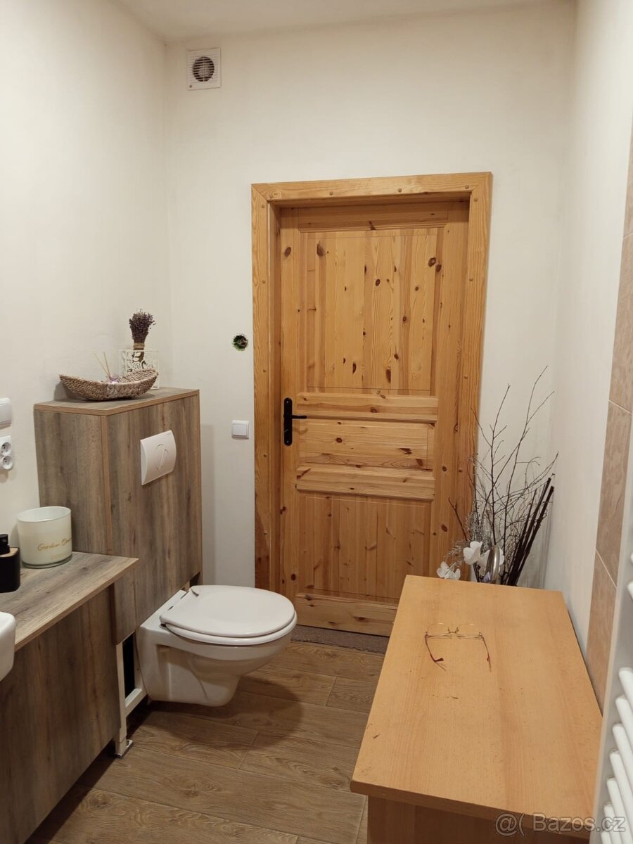 Větší dům k bydlení i podnikání - 18