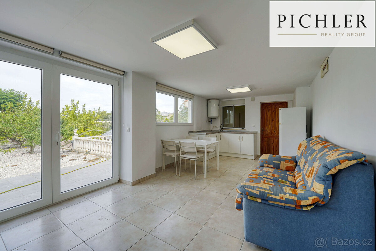 Prodej vily 242 m², pozemek 1650 m² - 18