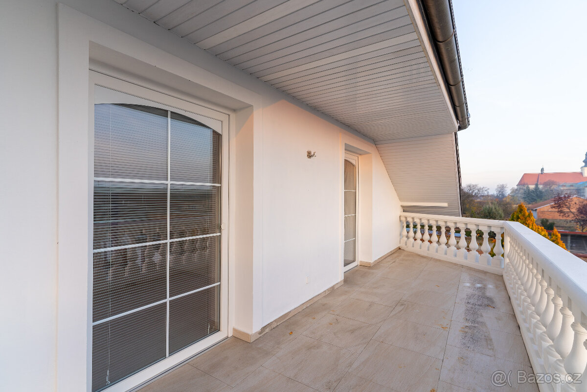 Prodej rodinného domu 200 m², pozemek 586 m² - 1111 - 18