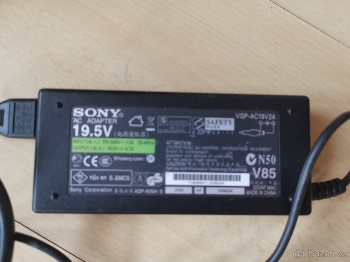 SONY VAIO SVE1511H1ESI - výborný stav - 18