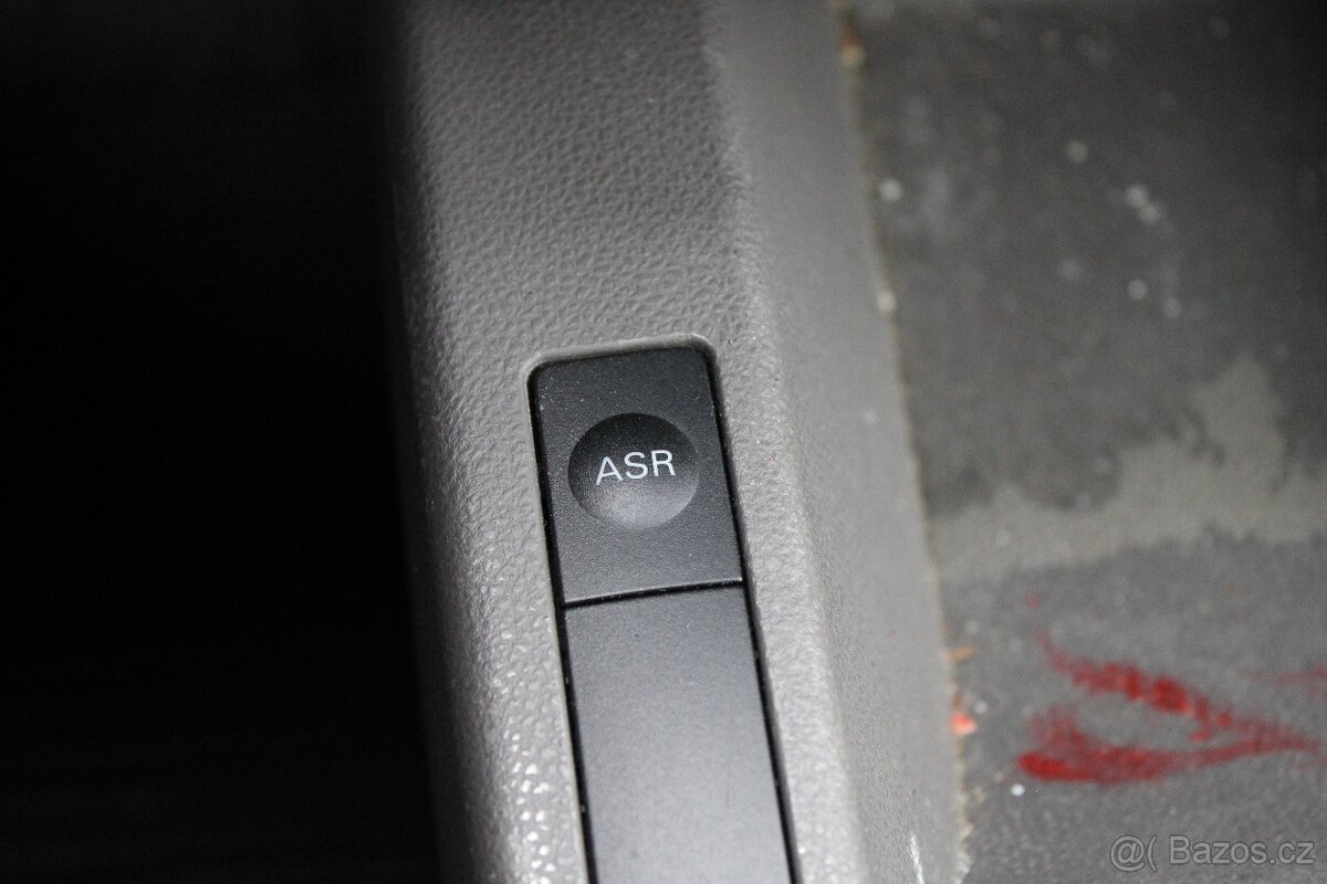 Audi A2, 1,4i 55KW, STK 5/2027, KLIMA, r.v. 2001 - 18