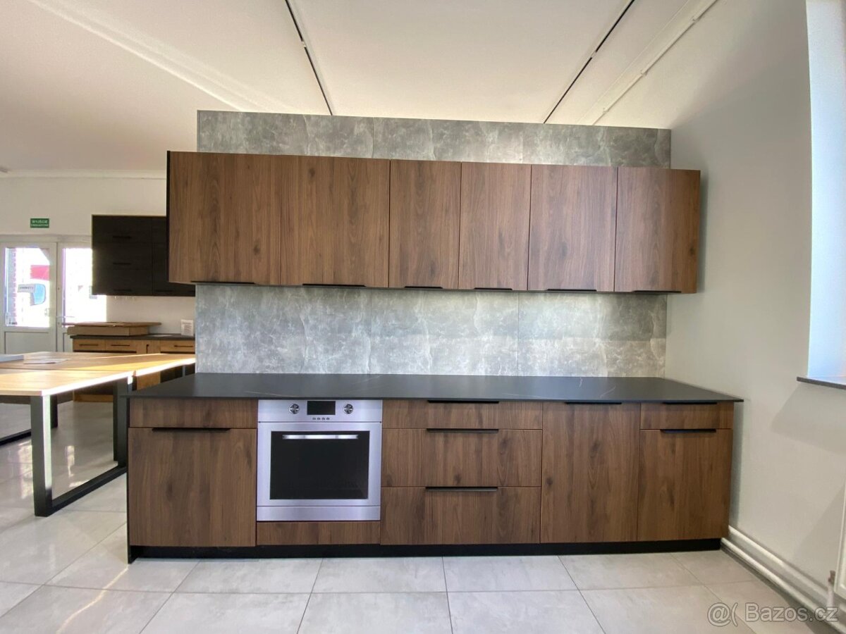 Kuchyňská linka – SKLADEM - 18