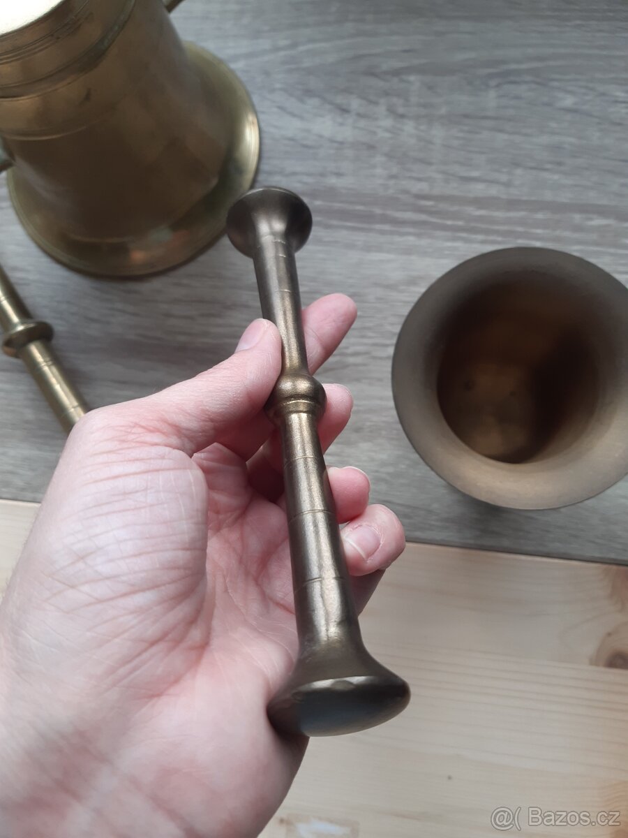 Mosazné hmoždířé s tloukem - 18