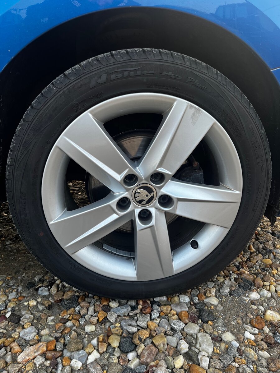 Škoda Fabia 3.......118000 km .1.2 Tsi.benzín - 18