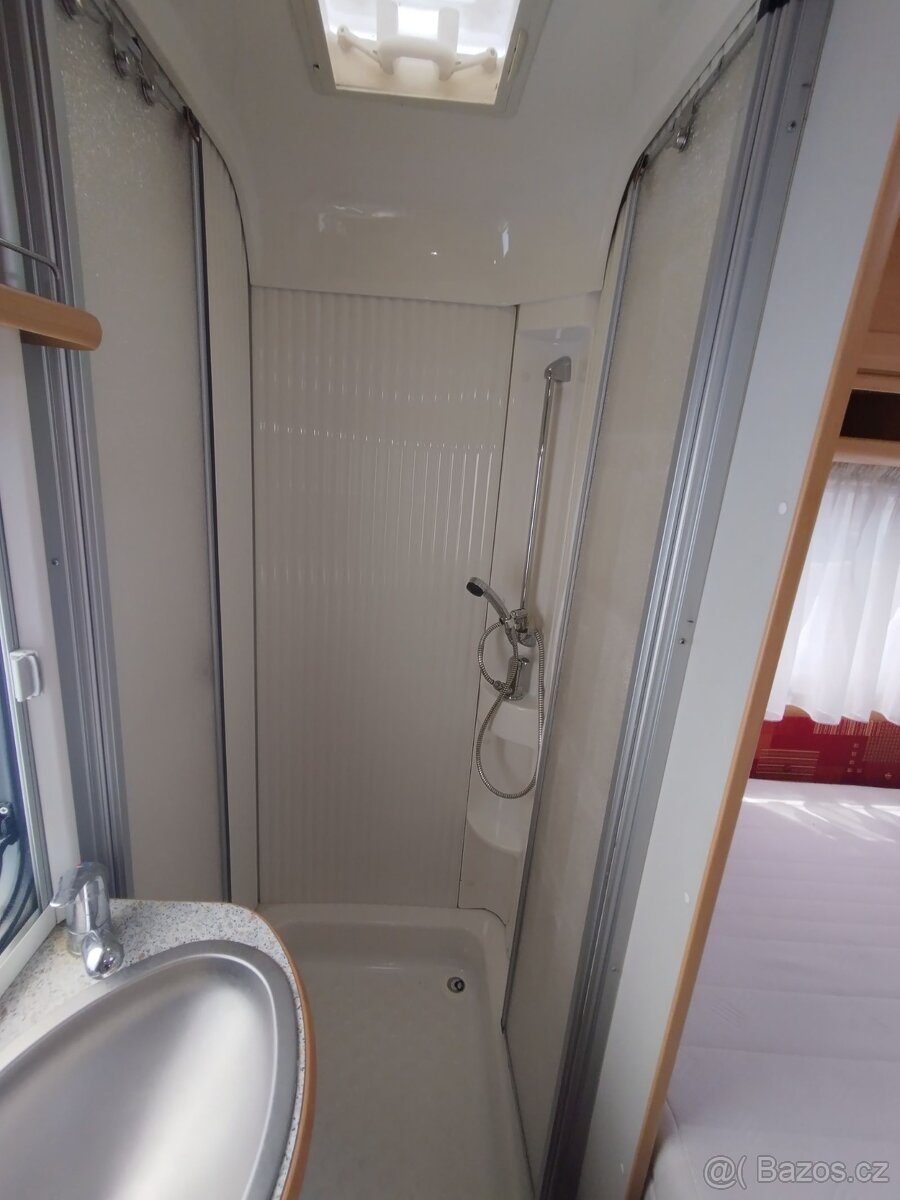 DETHLEFFS pro 4.Fr.postel. Mover+bat. Sprcha. 100km/h - 18