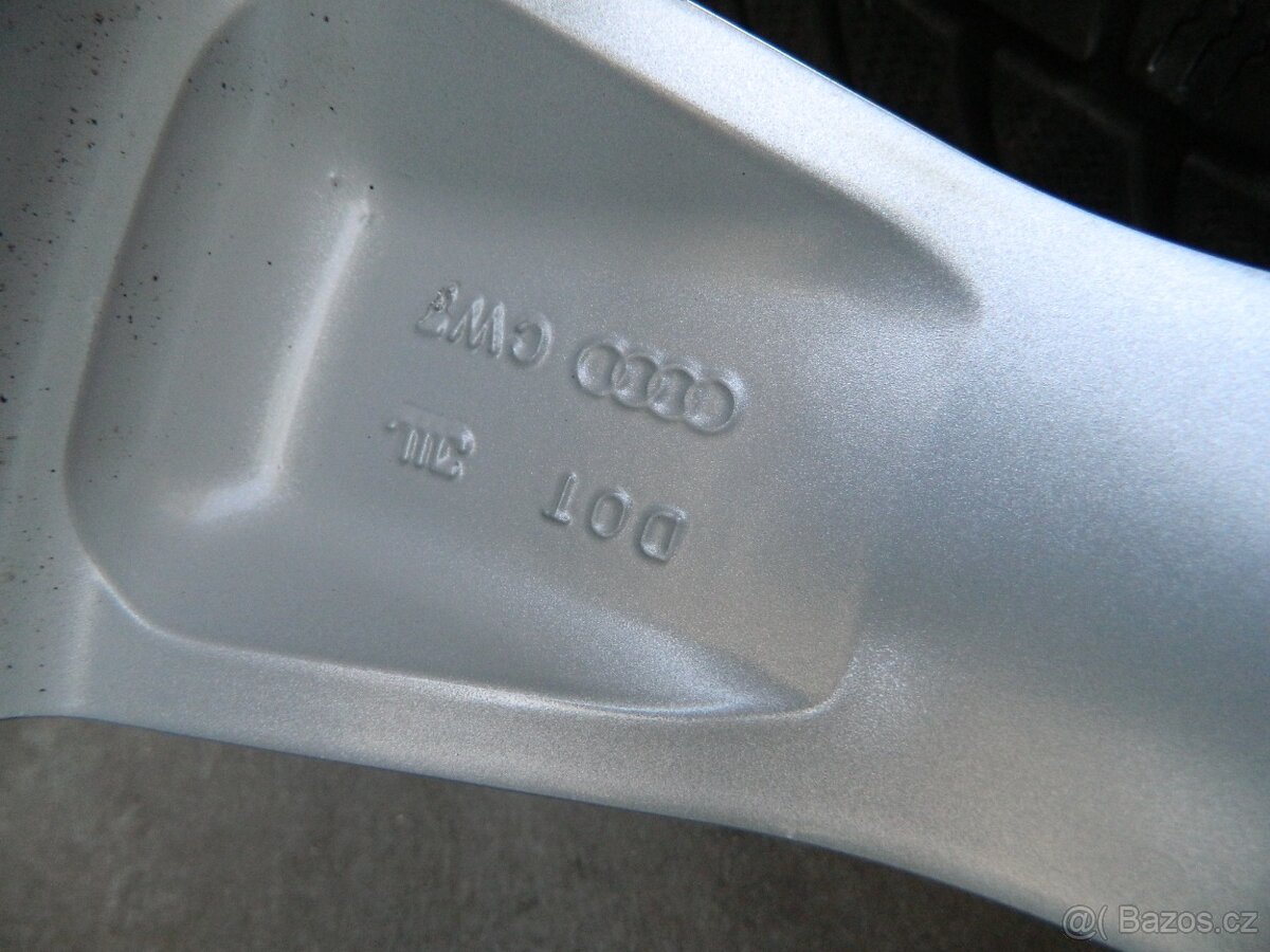 kola Audi R19 Q3 - 18
