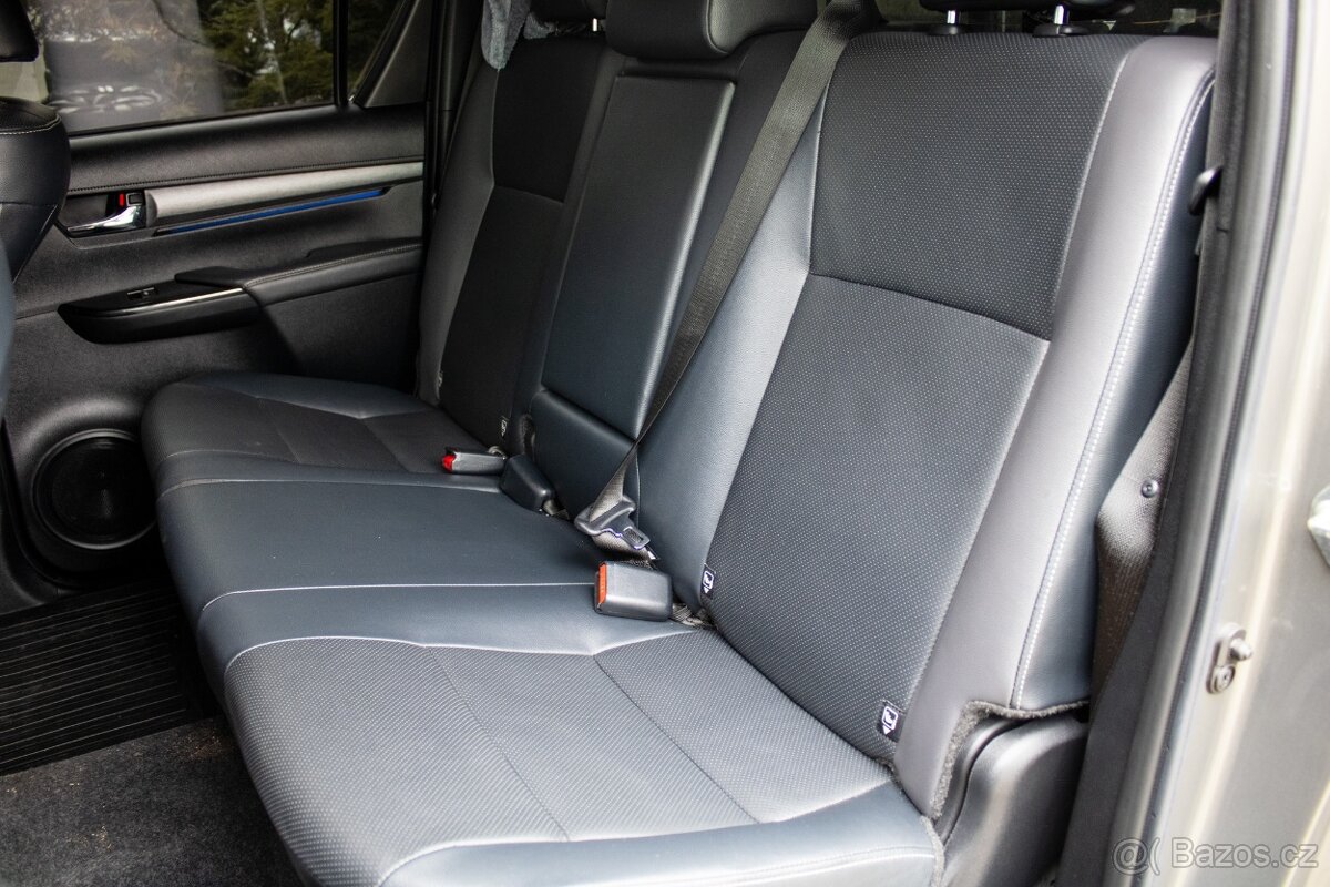 Toyota Hilux Double Cab - 18