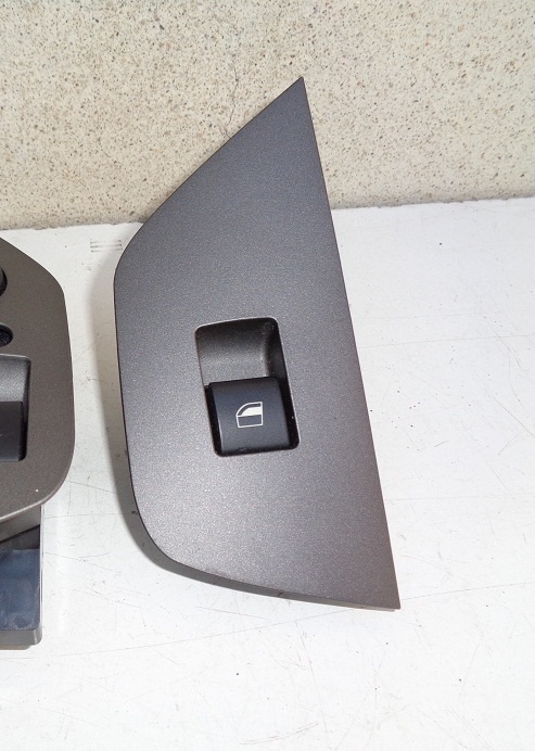 BMW Z4 E85 a E86 3.0i různé originál náhradní díly - 18